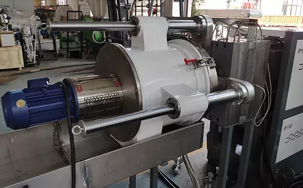 <strong>Water Ring Cutting Machine</strong>