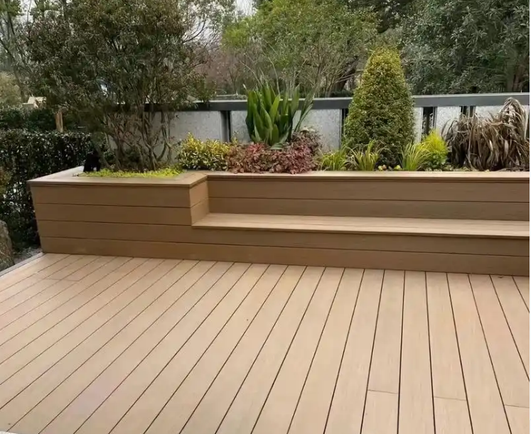 <p><font face="Calibri">PP PE Decking Profile Extrusion Machine</font></p> 